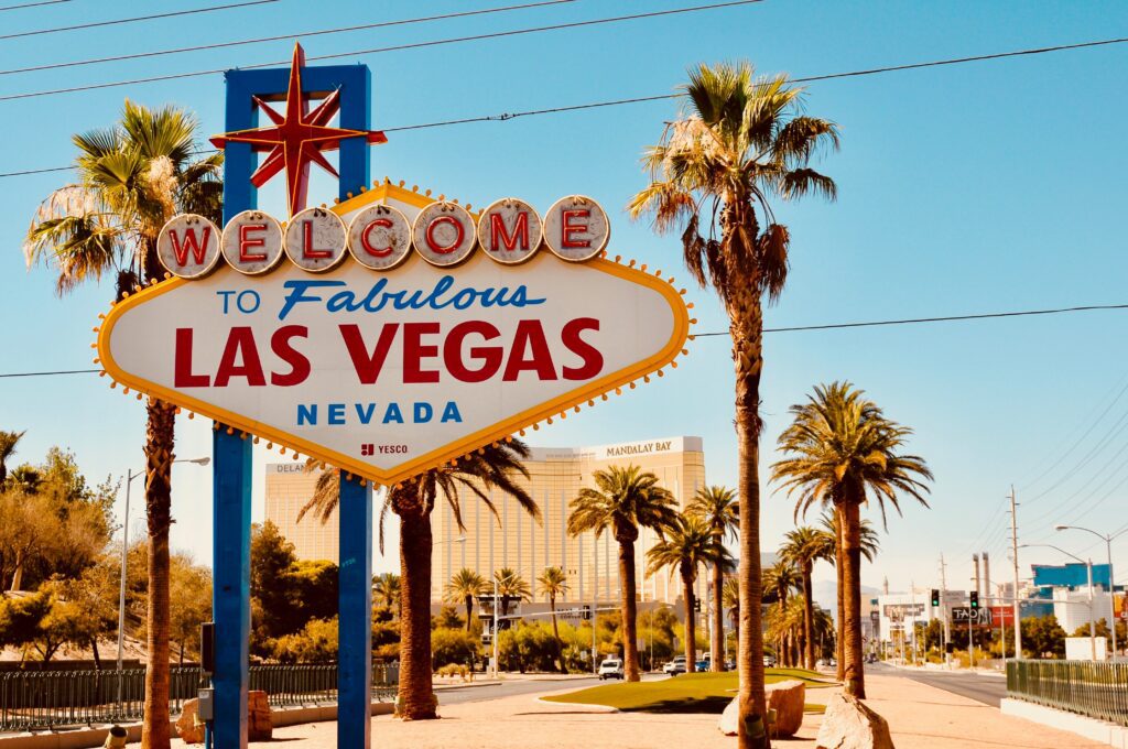 las-vegas-hotelscom-daily-ovation