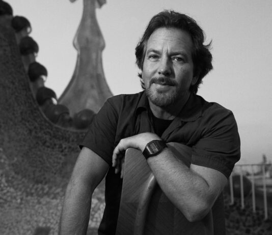 Eddie-Vedder-earthling-2022