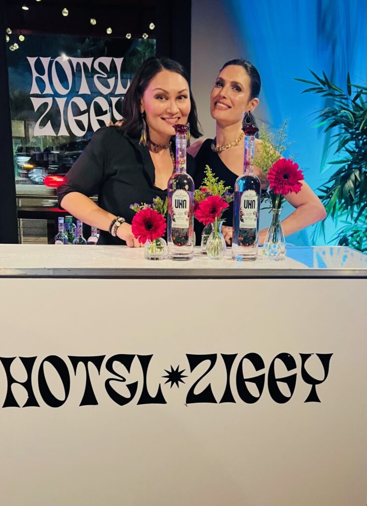 Guests enjoyed crafted UNA vodka cocktails by mixologist Mary Christina Brown (L) seen with Producer Lainie Strouse; Photo: Christine Peake 