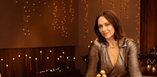 Ferrero Rocher Partners with Jennifer Love Hewitt, to Elevate Holiday Hosting with "Add Your Golden Touch"