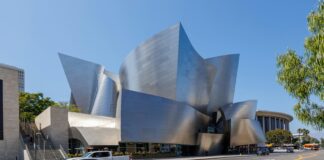 Cate Blanchett joins Gustavo Dudamel and the LA Philharmonic to narrate Beethoven's Egmont.