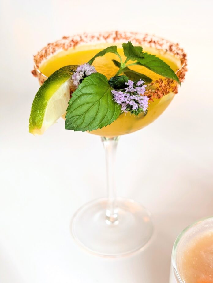 LUMPSUCKER Petite Cocktail Series at The Rochers