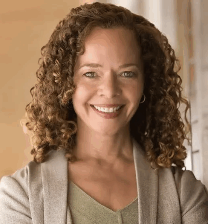 Actress-writer Gin Hammond brings Living IncogNegro and develops Returning The Bones at AFM 2025