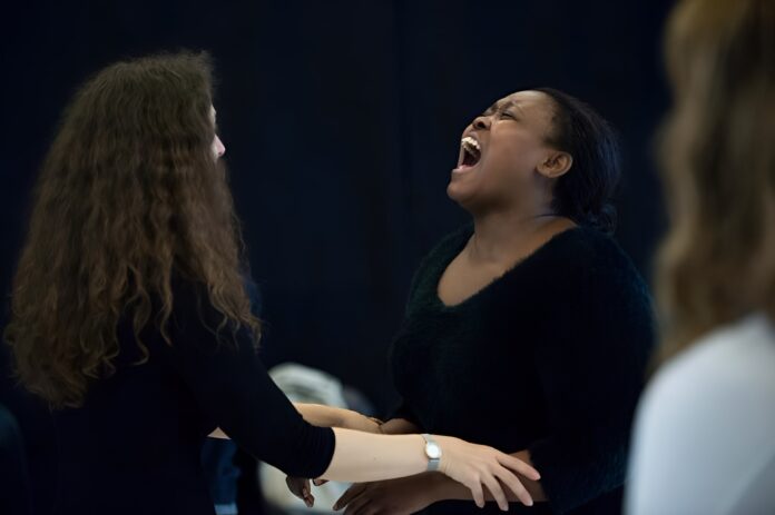 Safe acting techniques in Hollywood, like PEM, deliver powerful performances without abuse, burnout, or the “madman director” myth.