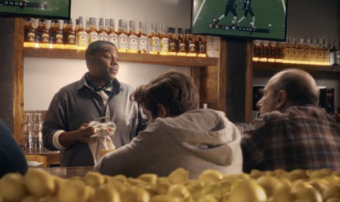 Jim Beam Refresh Your Season helps football fans relax with Kenan Thompson and a stress-free Jim Beam & lemonade.