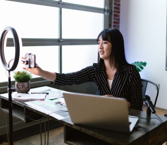 Teaching Through a Webcam: How PEM Turns Digital Screens