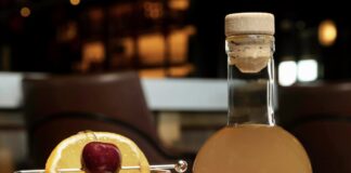 On The Rocks Jim Beam Whiskey Sour delivers bold bourbon flavor, bright citrus, and caramel balance in a ready-to-serve bottle.