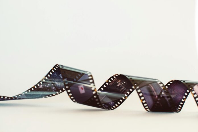 Non Compos Mentis: Paul Schrader's Erotic Thriller with Liam Hemsworth
