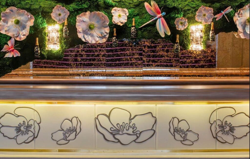 Perrier-Jouët is the Official Champagne of the Metropolitan Opera.