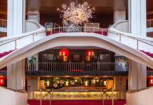 Perrier-Jouët is the Official Champagne of the Metropolitan Opera.