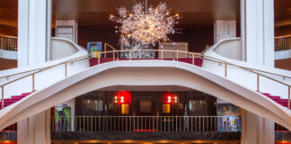 Perrier-Jouët is the Official Champagne of the Metropolitan Opera.