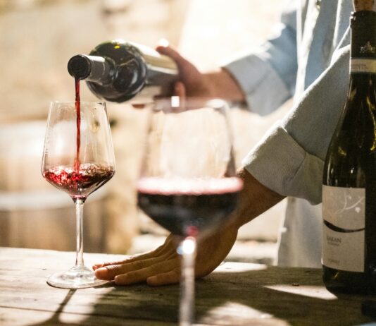 Ethica Wines celebrates 10 years with an 8-city Italian wine tasting series.