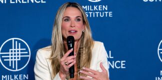 Molly Sims built YSE Beauty for the woman the beauty industry ignored. Here's how she did it