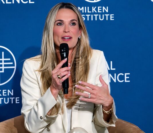 Molly Sims built YSE Beauty for the woman the beauty industry ignored. Here's how she did it
