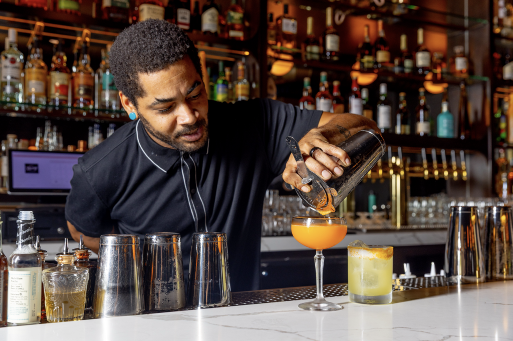 Bar Harry: Johnathan Frit Pouring Cocktails