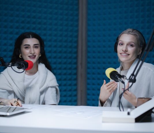 FLAVR Report TV: Celebrity Interviews and Global Events